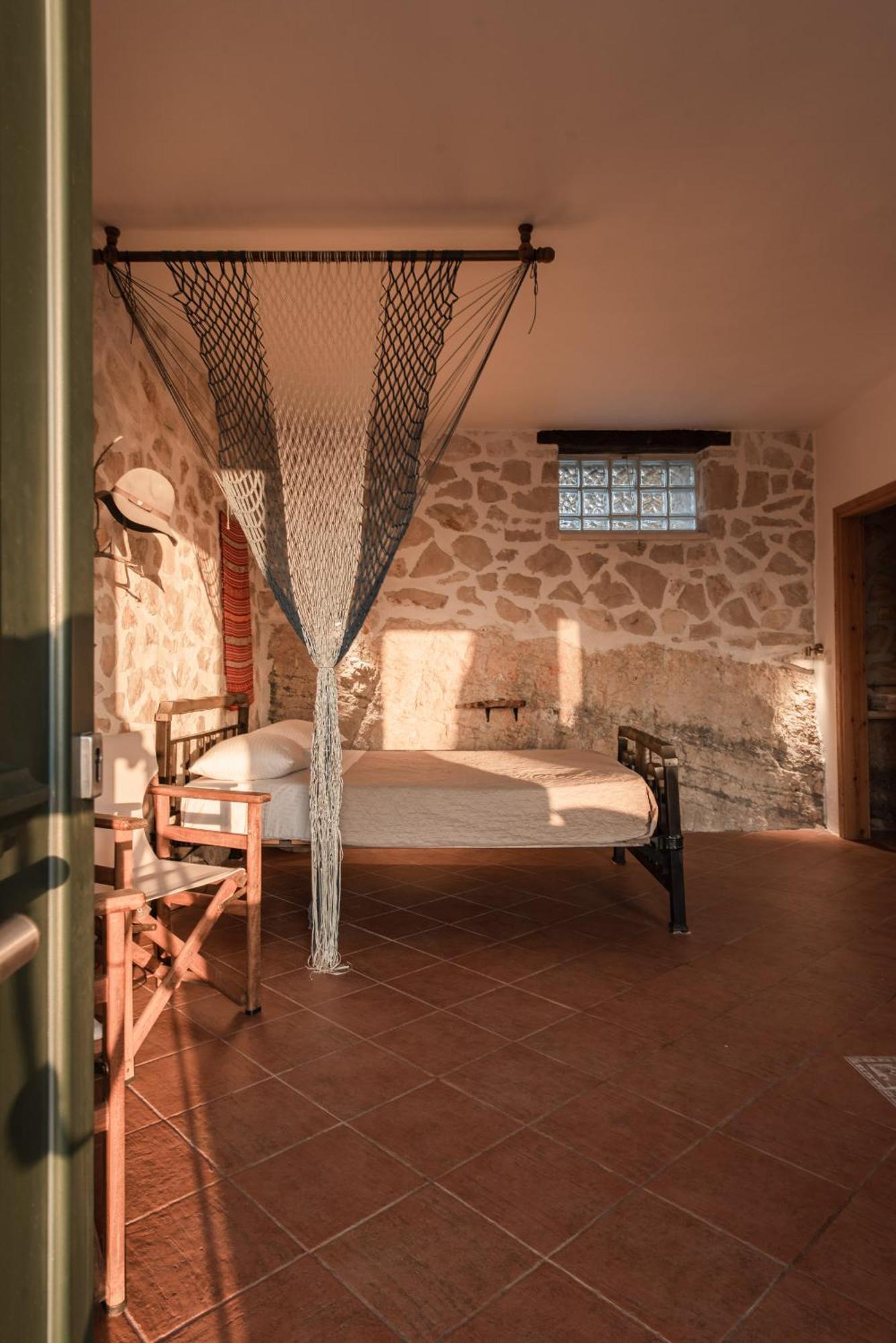 Anemos Guest House Korithion Exterior photo