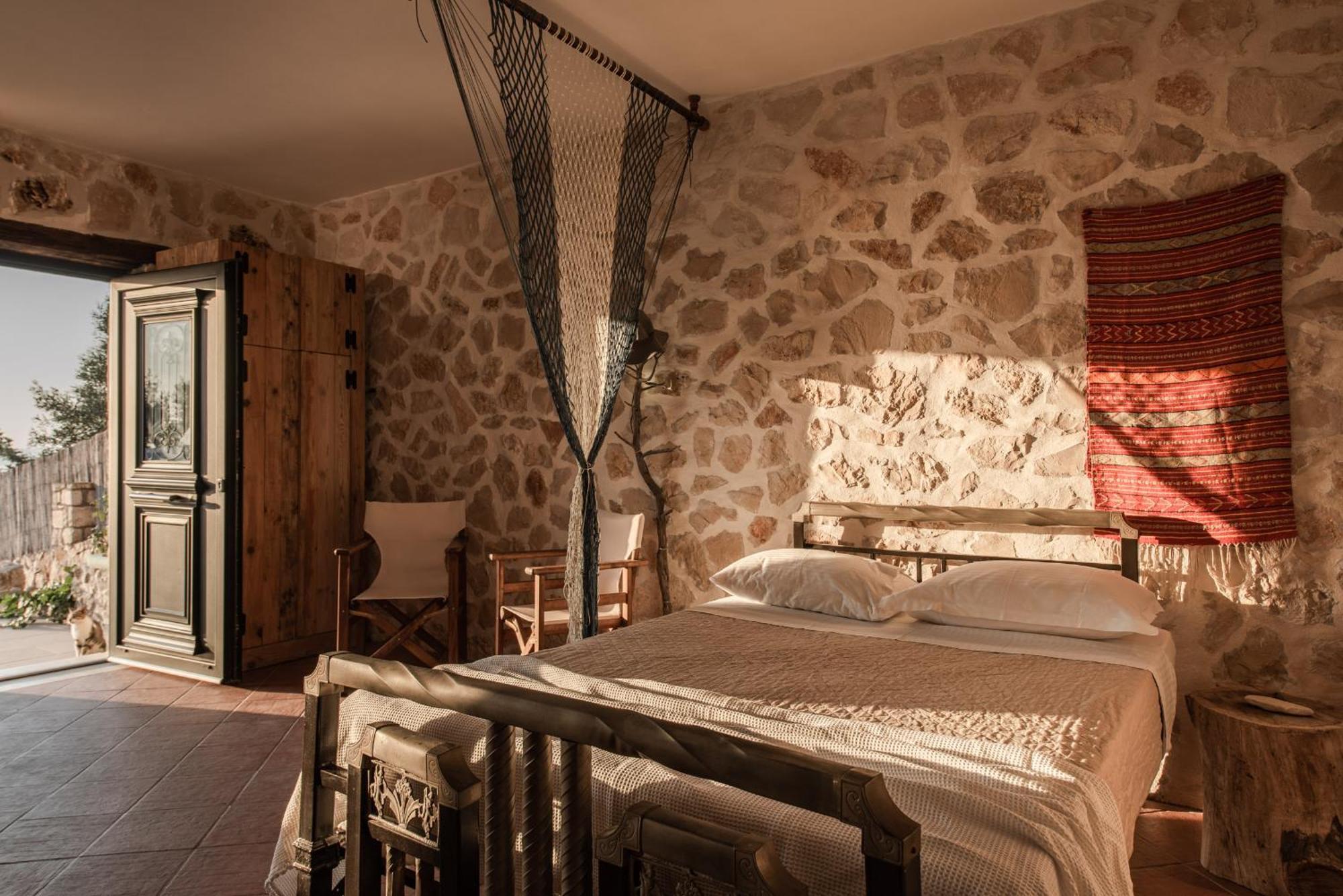 Anemos Guest House Korithion Exterior photo
