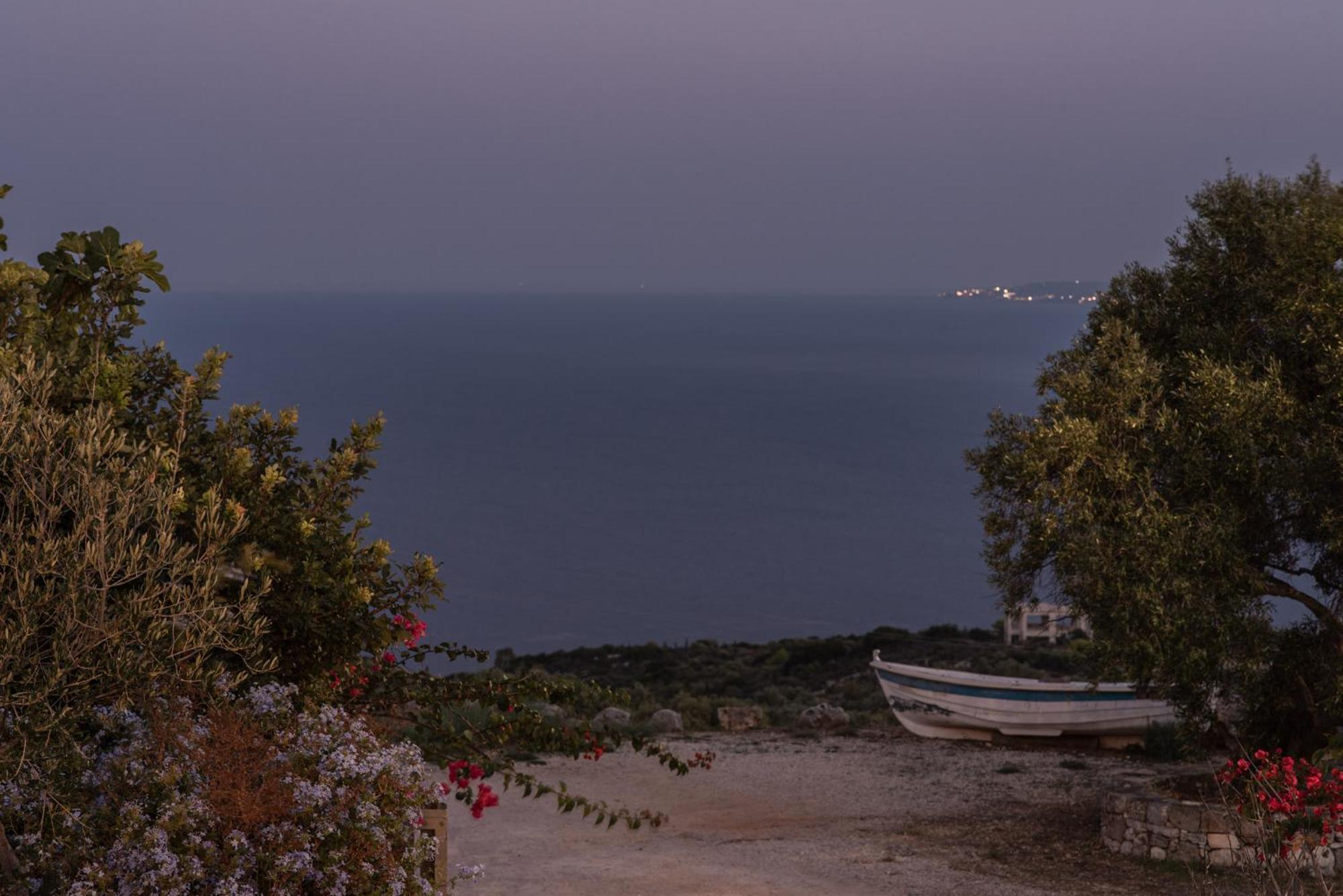 Anemos Guest House Korithion Exterior photo