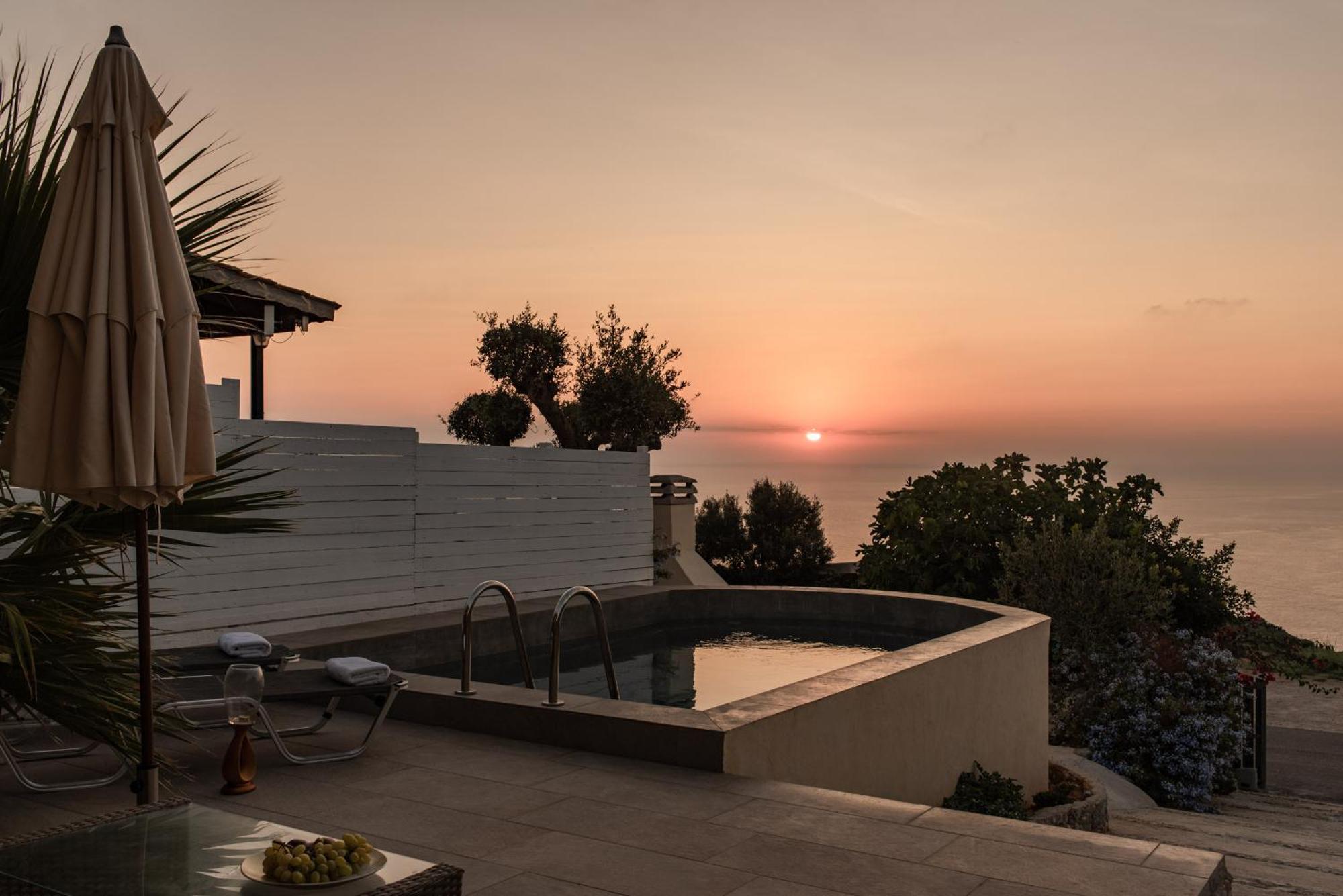 Anemos Guest House Korithion Exterior photo