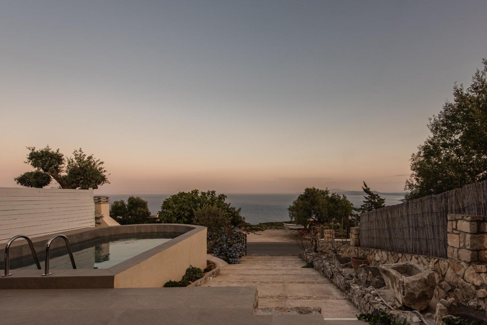 Anemos Guest House Korithion Exterior photo