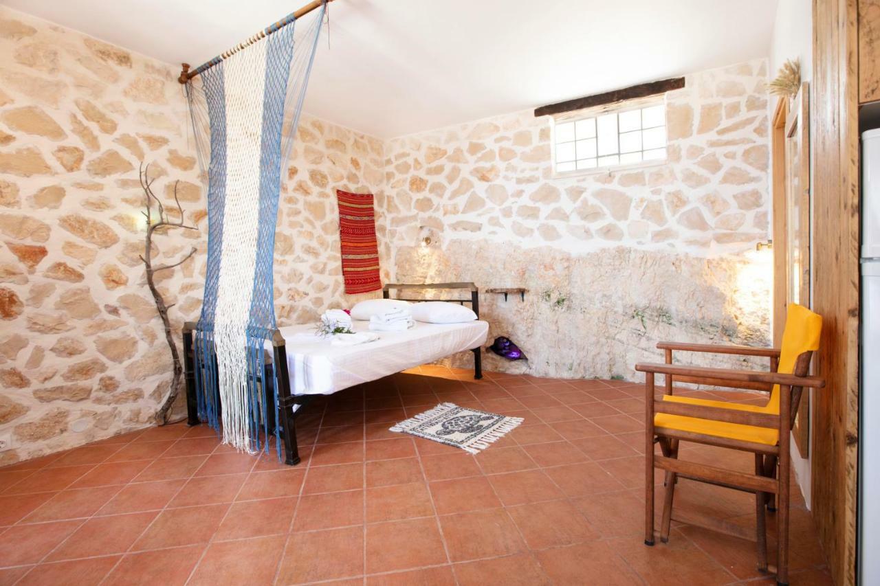 Anemos Guest House Korithion Exterior photo